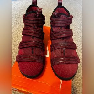 Nike Lebron Soldiers